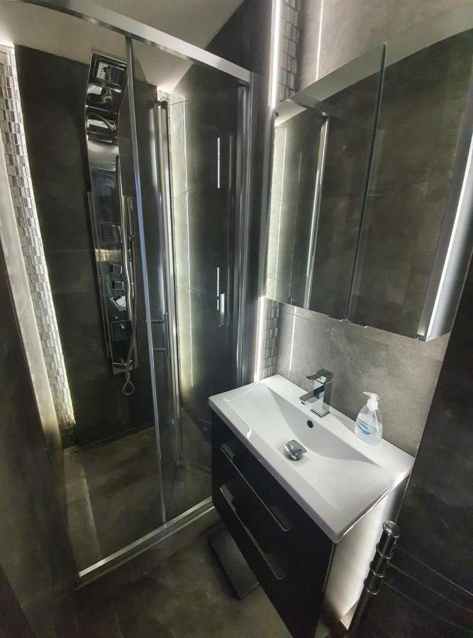 Monar City Center Apartment Free Parking Kosice Luaran gambar